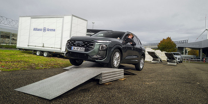 Gäste Parcours am Stadion: 300 Teilnehmer konnten das neue Audi SUV Q3 selbst testen (©Foto: Audi)